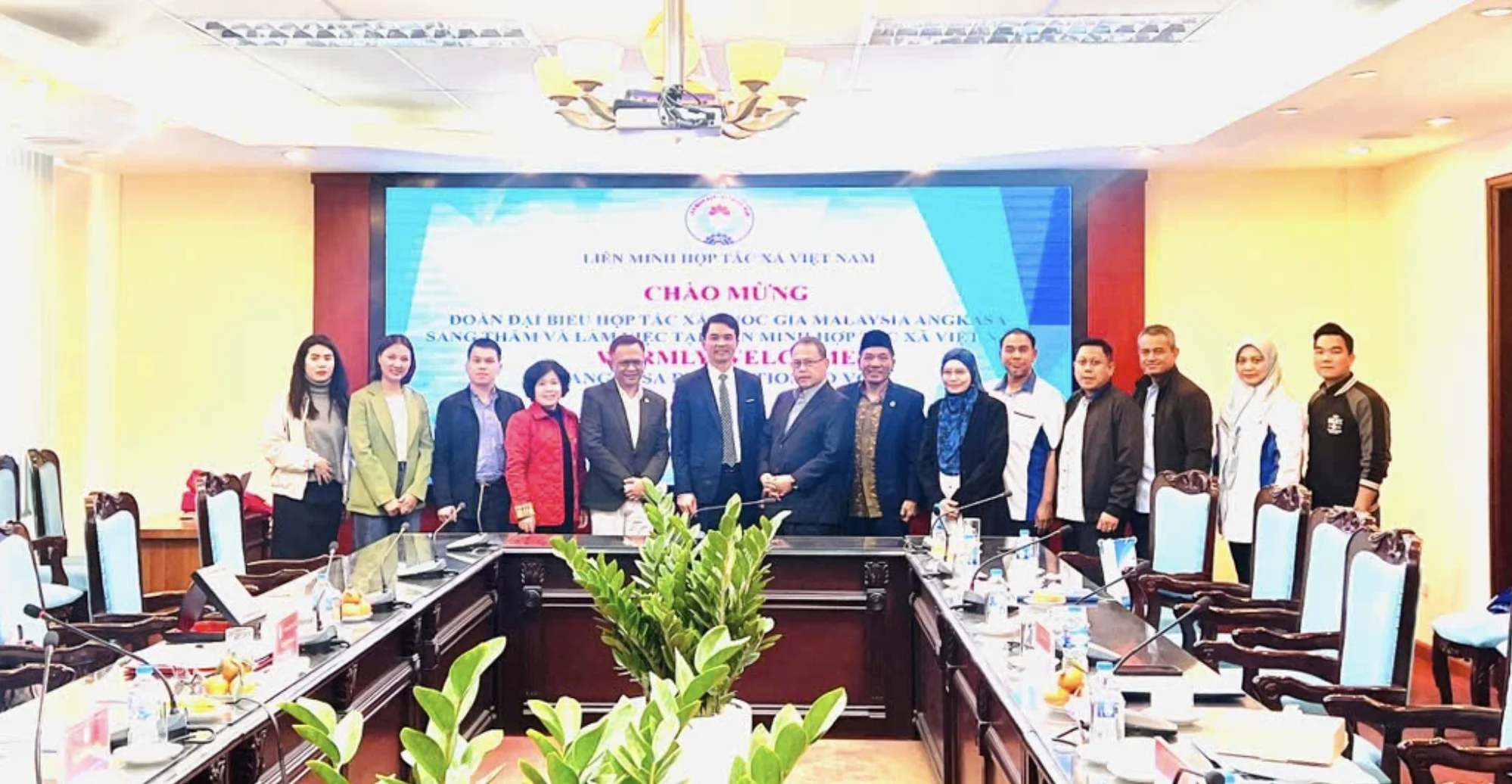 Đón đoàn đại biểu hợp tác xã Malaysia ANGKASA tại Liên minh Hợp tác xã Việt Nam