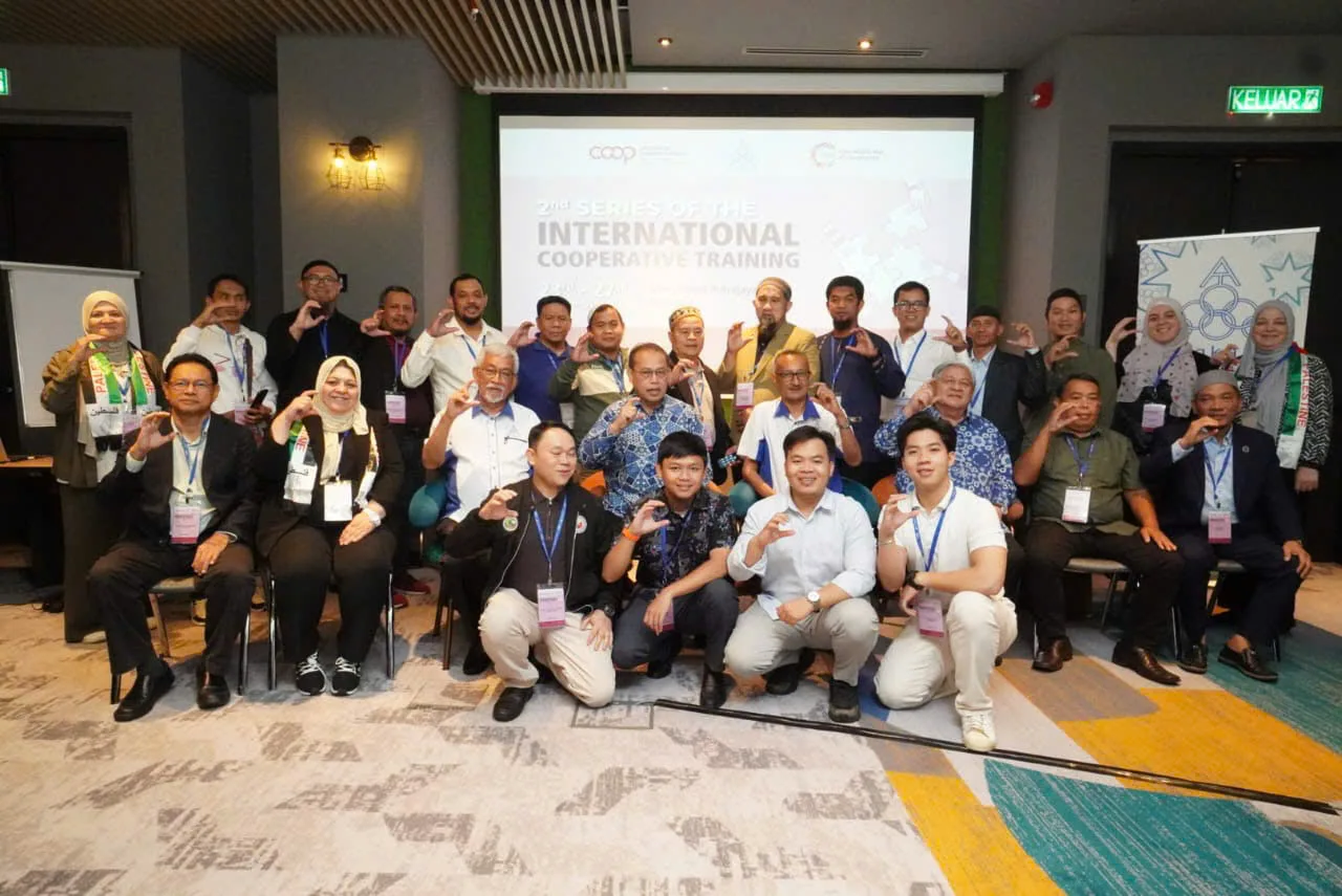 Khoá đào tạo hợp tác xã quốc tế với đại biểu nhiều nước — International Cooperative Training