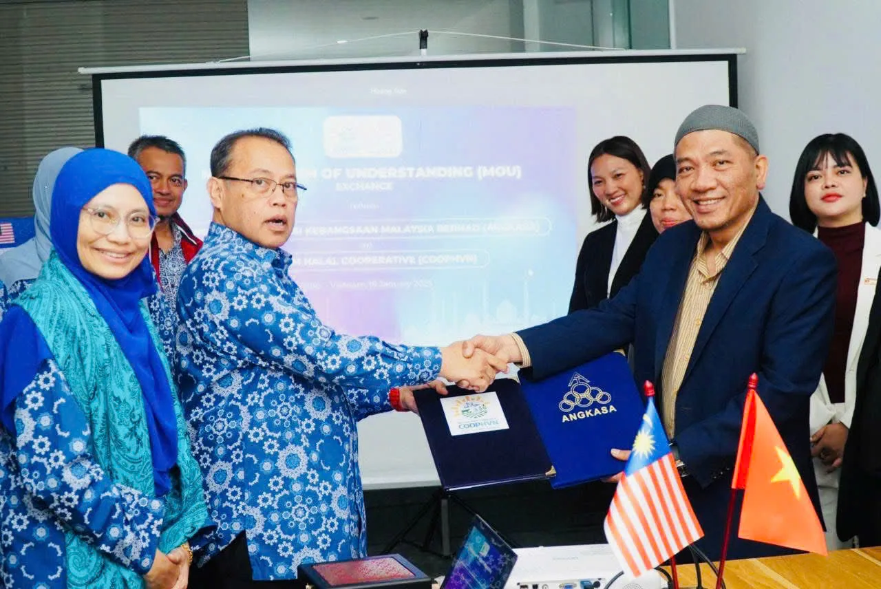 Lễ ký biên bản ghi nhớ hợp tác giữa ANGKASA Malaysia và Hợp tác xã Halal Việt Nam CoopHVN